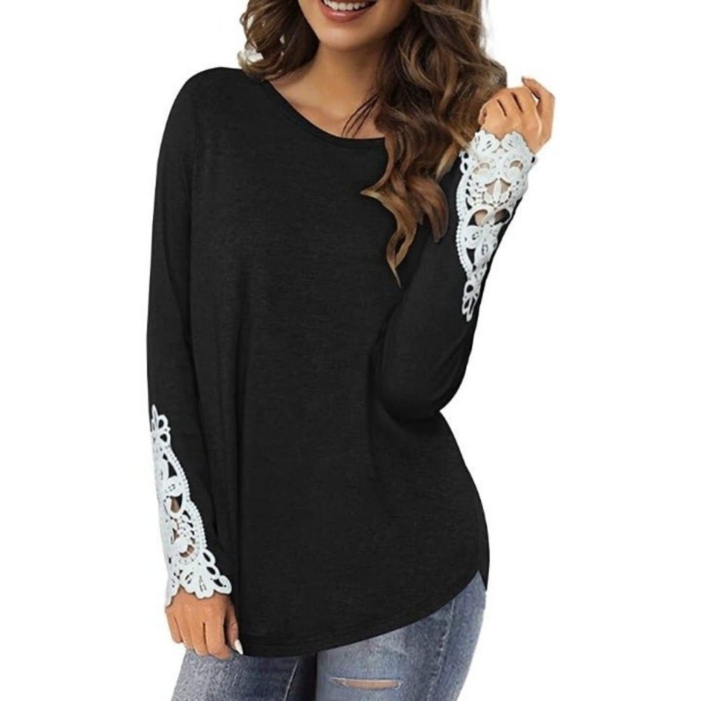 *NWT* Black Long Sleeve Top w. Lace Patchwork on the Arms